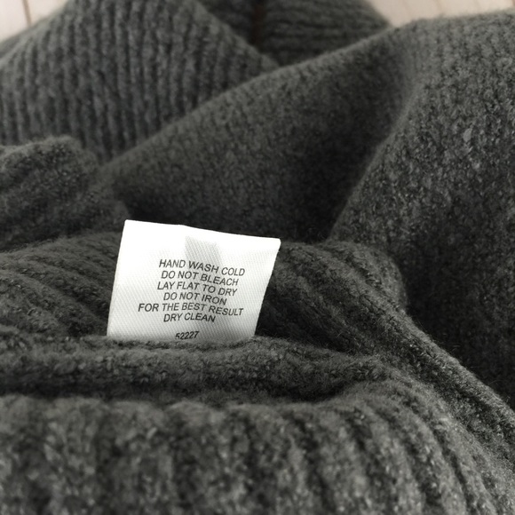 Romeo and Juliet Coture Sweater Size L - Picture 10 of 10